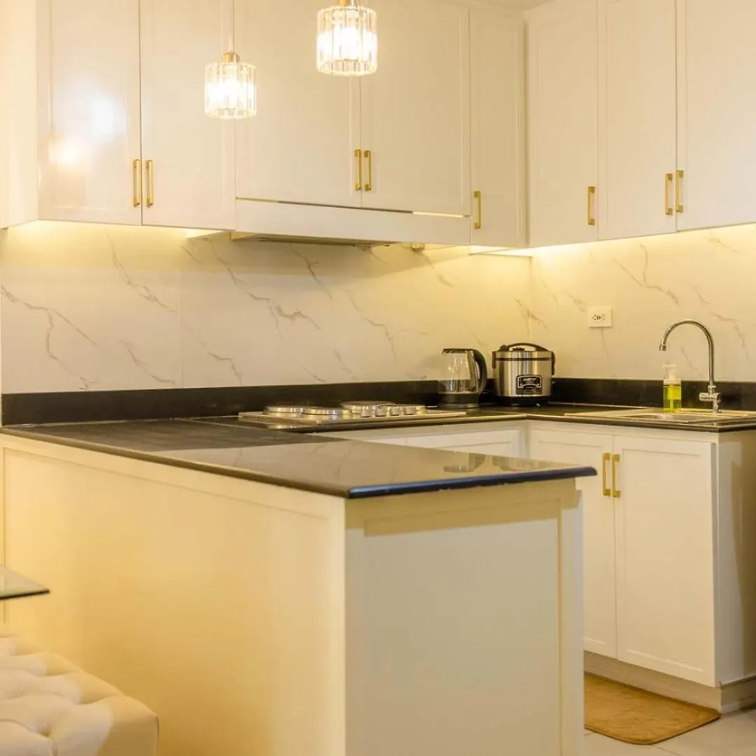 Shore 2BR De Luxe Suite, Mall of Asia Manila Lägenhet