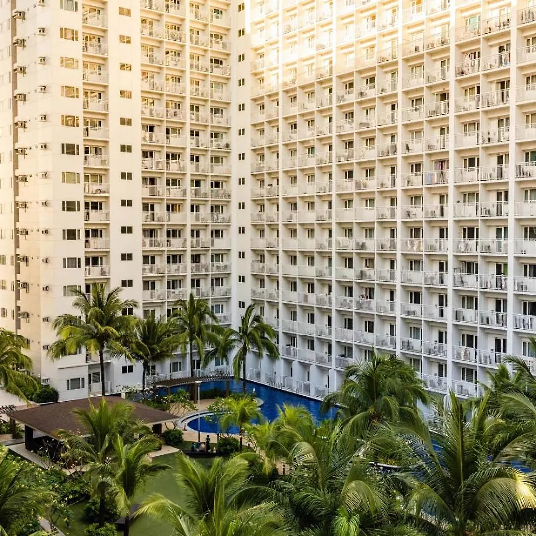 Shore 2BR De Luxe Suite, Mall of Asia Manila
