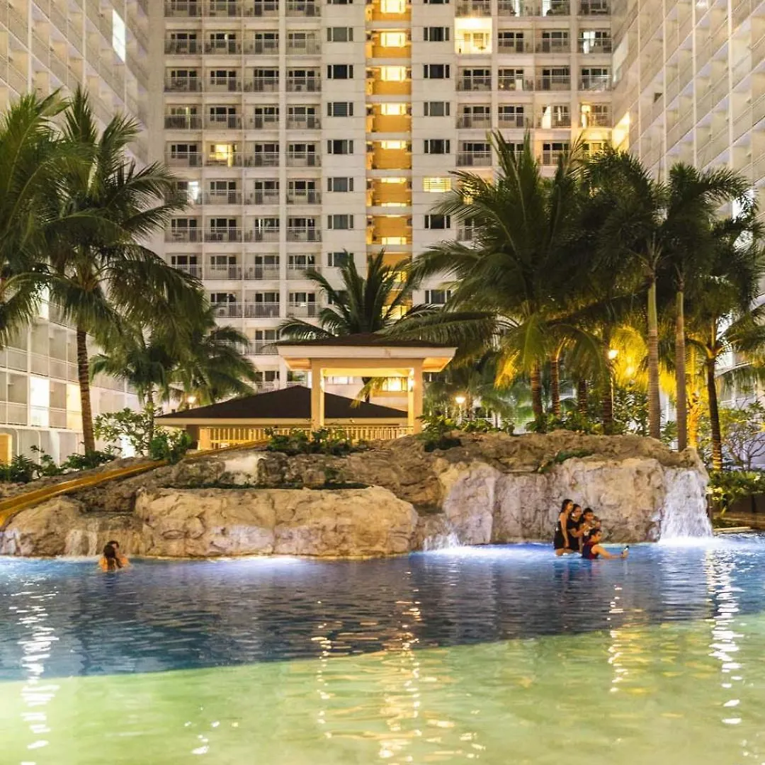 Shore 2BR De Luxe Suite, Mall of Asia Manila Lägenhet