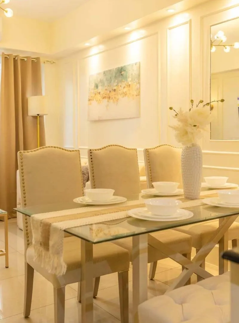 Shore 2BR De Luxe Suite, Mall of Asia Manila Philippines